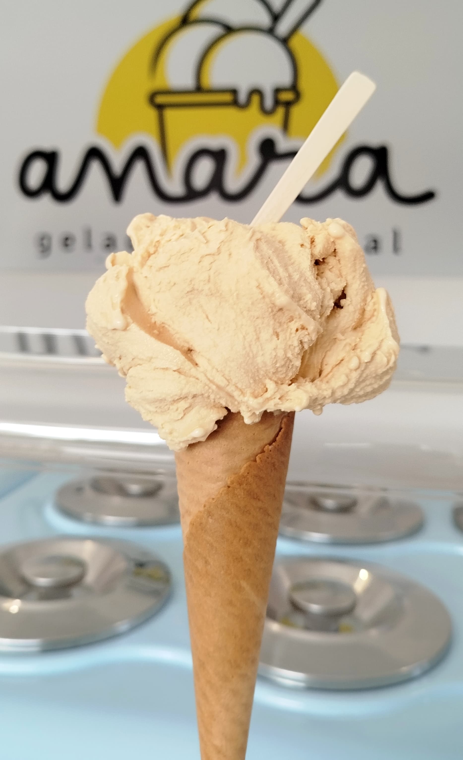 Salted Caramel artisanal gelato — Anara Gelado Artesanal